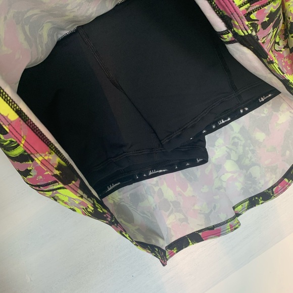 BNWT🌟RARE HARD TO FIND PRINT🌟LULULEMON PACE RIVAL SKIRT SIZE 4 REGULAR 12”CUTE - Picture 4 of 10
